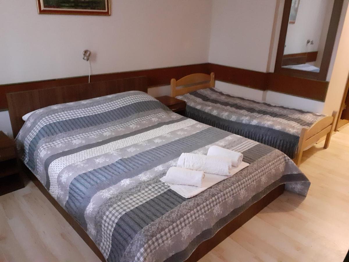 Restoran Sa Prenocistem Zitiste Hotel Bagian luar foto