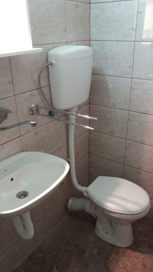 Restoran Sa Prenocistem Zitiste Hotel Bagian luar foto